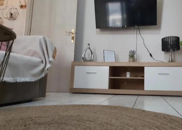 Comfy Apartment Near The Port And The Center Of Volos
