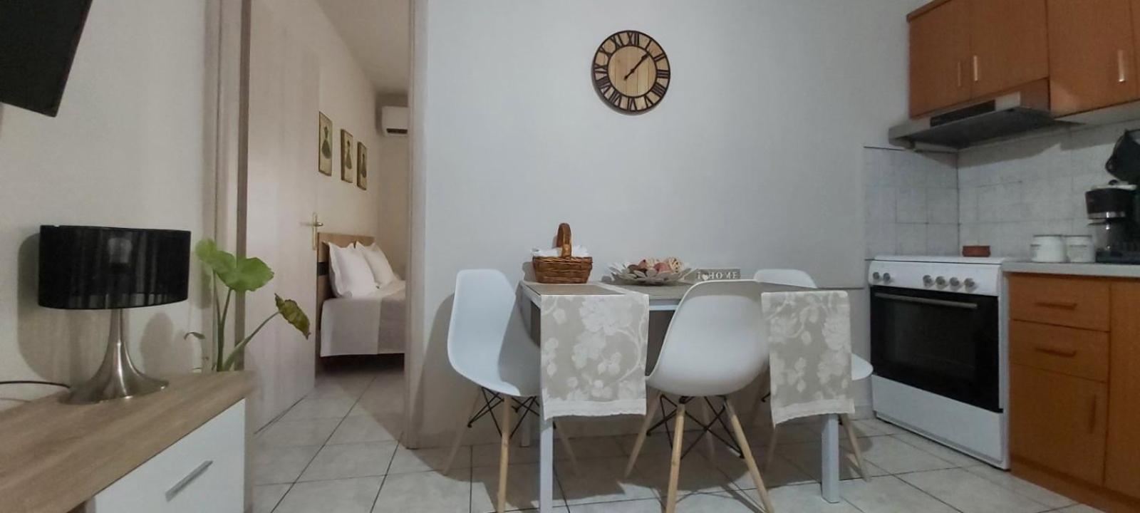 Comfy Near The Port And The Center Of Appartement Vólos
